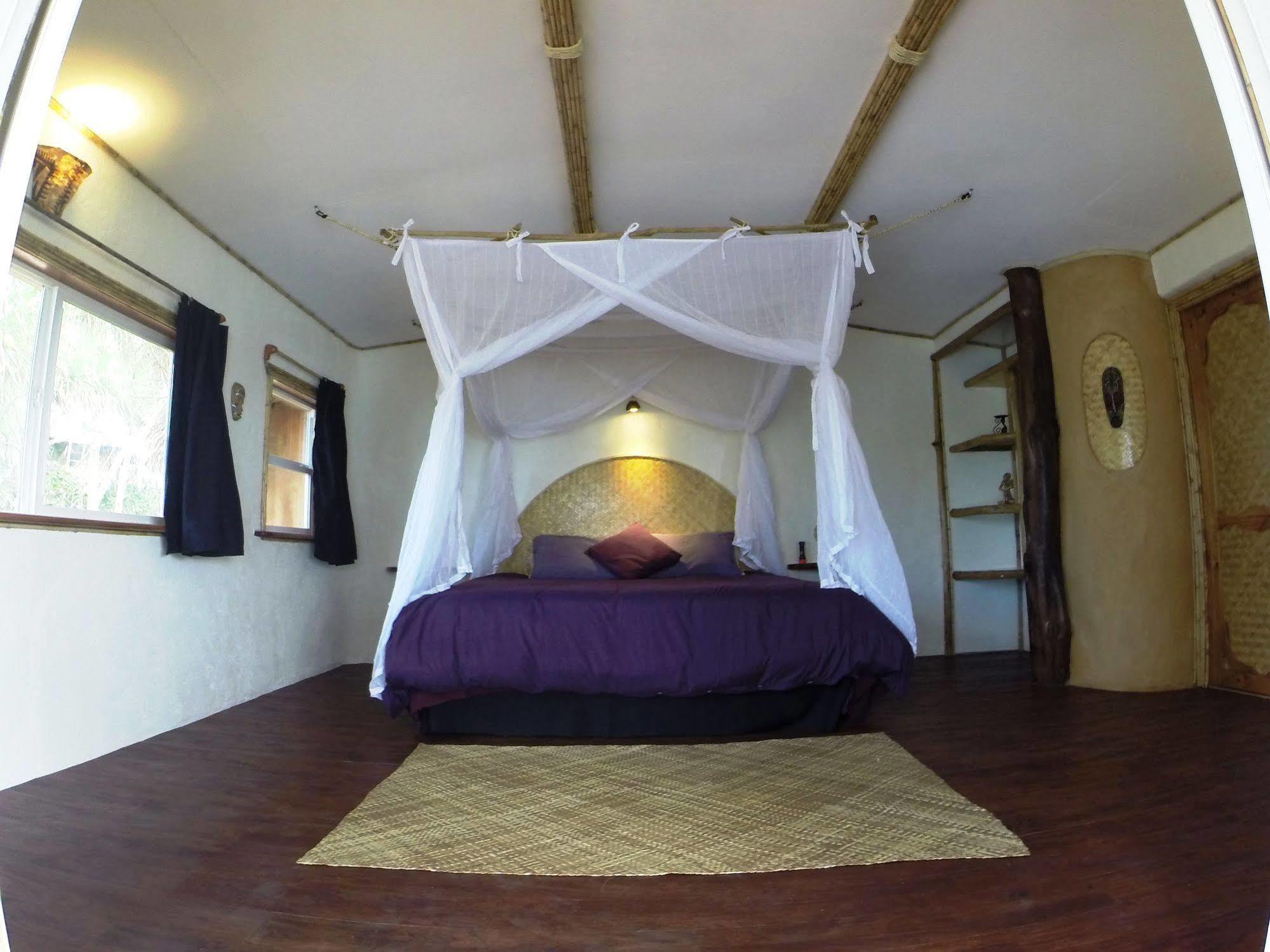 Mandala Resort Neiafu Bagian luar foto